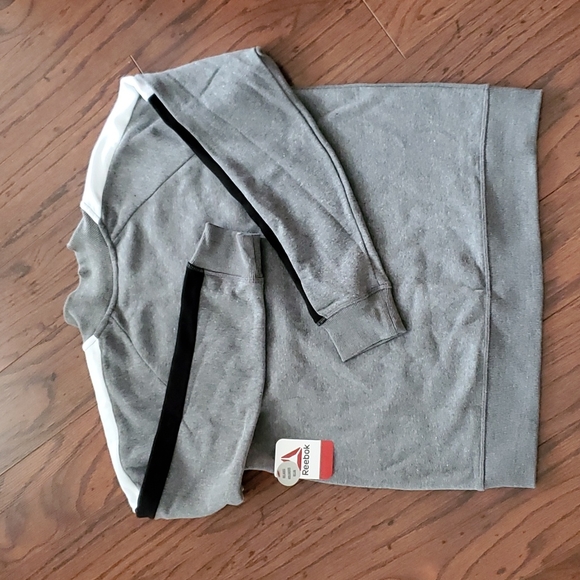 New Reebok 3/4 Zip Sweatshirt - Picture 3 of 5